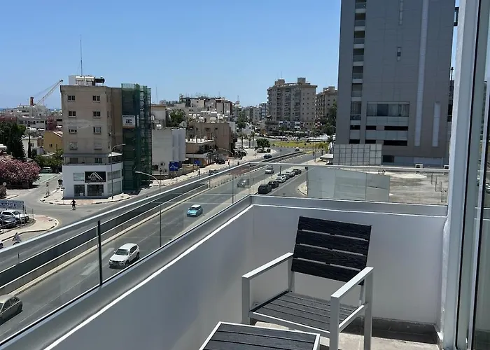 Sea View Apartment *